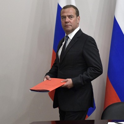 Медведев: с экономикой России всё в порядке Медведев: с экономикой России всё в порядке