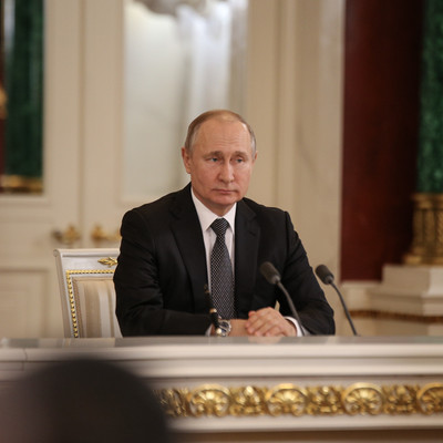 Владимир Путин пообещал эмиратским инвесторам комфортные условия на рынке России Владимир Путин пообещал эмиратским инвесторам комфортные условия на рынке России