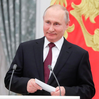 Путин вручает в Кремле награды за достижения в области культуры, медицины и спорта Путин вручает в Кремле награды за достижения в области культуры, медицины и спорта
