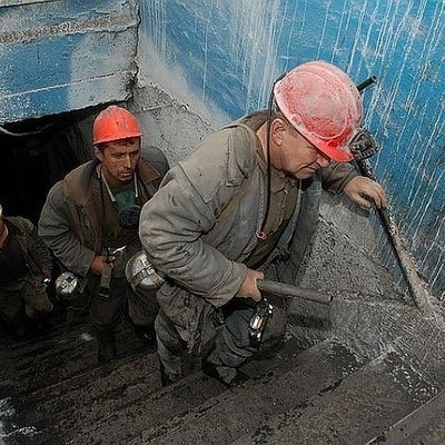 Шахта в Кузбассе, где погибли горняки, приостановила работу Шахта в Кузбассе, где погибли горняки, приостановила работу