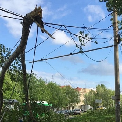 Ураган в Екатеринбурге: число погибших увеличилось до четырех человек Ураган в Екатеринбурге: число погибших увеличилось до четырех человек