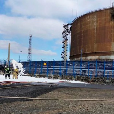 С территории разлива горючего в Норильске откачано более 100 тонн нефтепродуктов С территории разлива горючего в Норильске откачано более 100 тонн нефтепродуктов