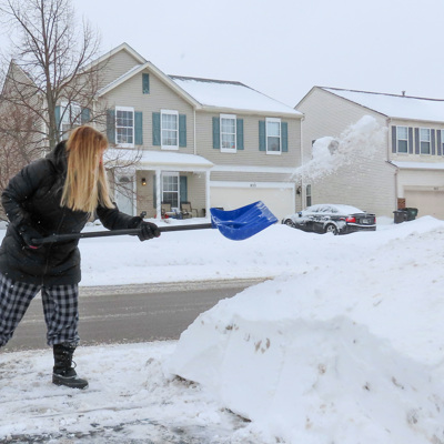 Почти 120.000 человек остаются без электричества из-за снегопадов на юго-востоке США