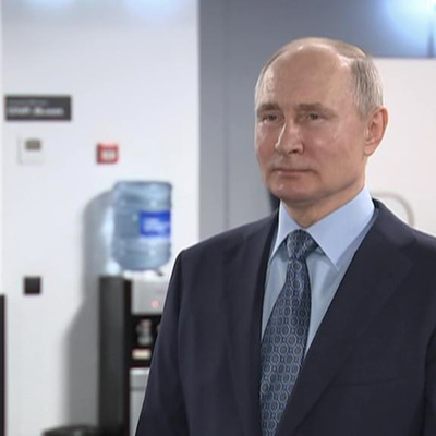 Путин посетил координационный центр правительства Путин посетил координационный центр правительства