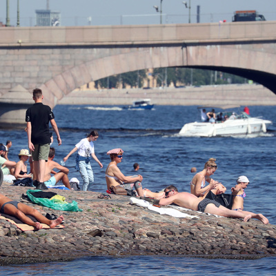 Петербург второй день подряд бьет температурные рекорды Петербург второй день подряд бьет температурные рекорды