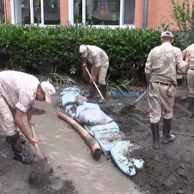 55 человек обратились к медикам после после ливней и подтоплений в Ялте 55 человек обратились к медикам после после ливней и подтоплений в Ялте