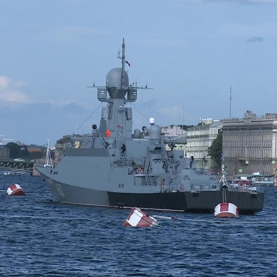 В Петербурге прошла генеральная репетиция Главного военно-морского парада В Петербурге прошла генеральная репетиция Главного военно-морского парада