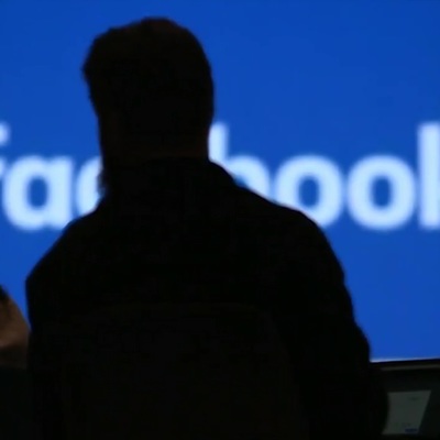 Стоимость акций Facebook снижается на открытии торгов в Нью-Йорке