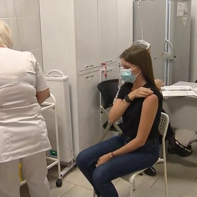 Крымчане начали массово вакцинироваться от COVID-19
