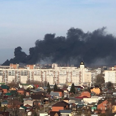 Пожарные в Новосибирске тушат покрышки