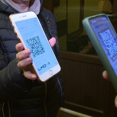 Власти Петербурга перенесли дату введения QR-кодов для ресторанов