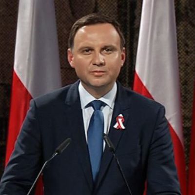 Президент Польши узаконил снос советских памятников Президент Польши узаконил снос советских памятников