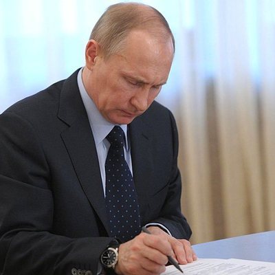 Путин поздравил Меркель по случаю ее переизбрания на пост канцлера Германии Путин поздравил Меркель по случаю ее переизбрания на пост канцлера Германии