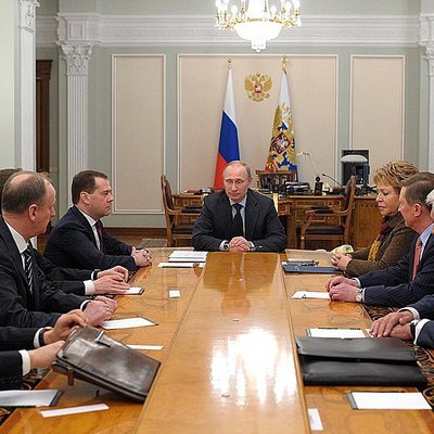 Путин провёл оперативное совещание с членами Совбеза РФ Путин провёл оперативное совещание с членами Совбеза РФ