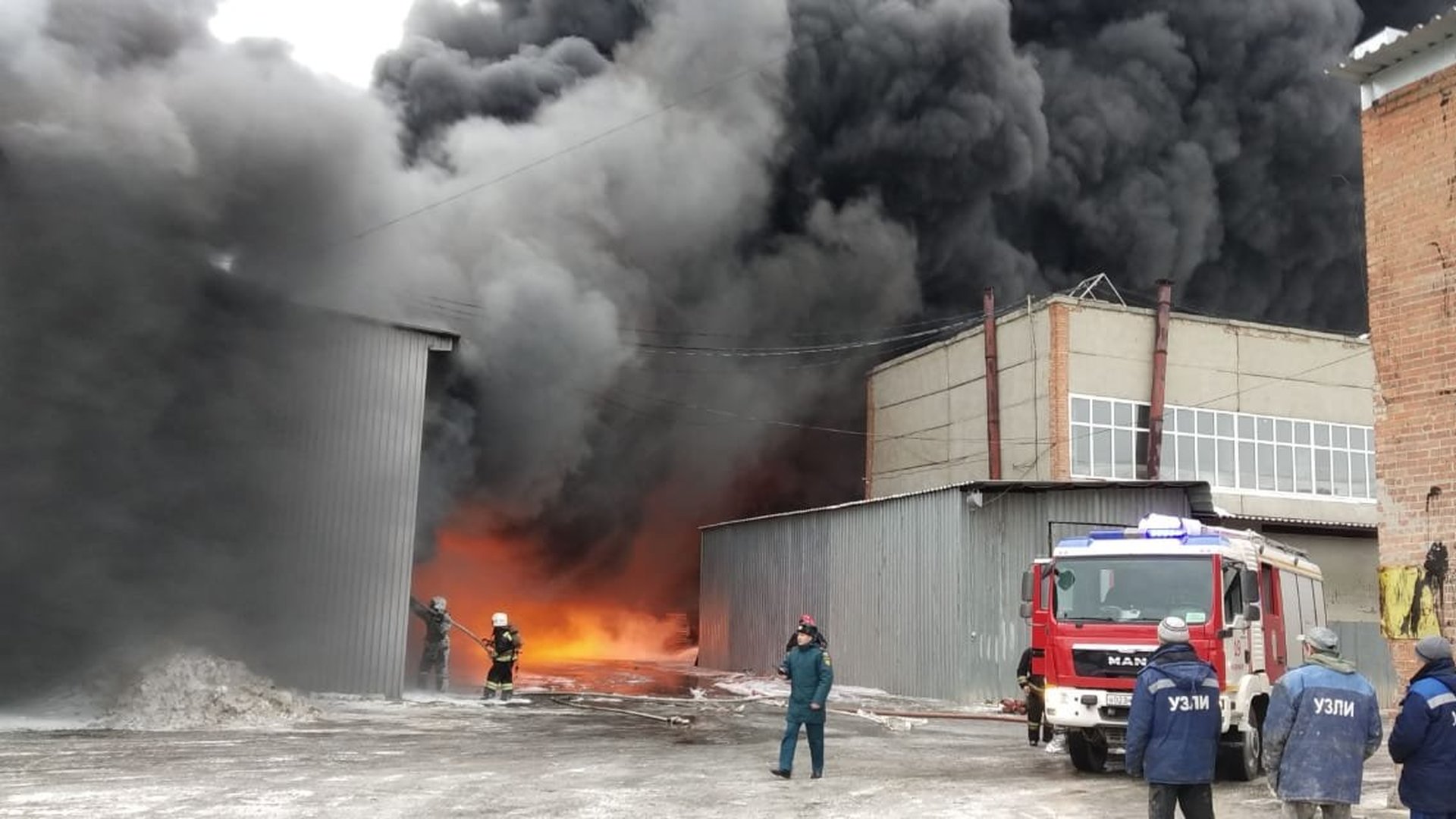 Пожар в екатеринбурге сейчас фото