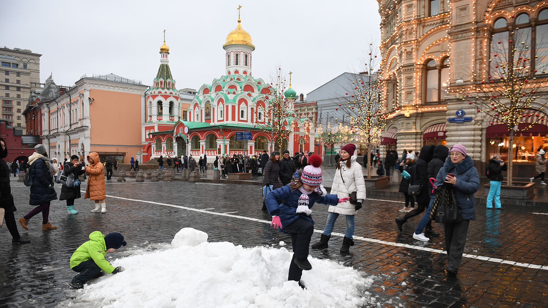 Москва в апреле фото