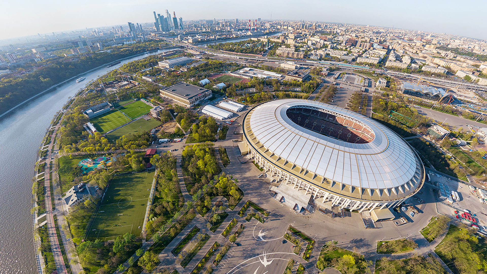 2 стадиона в москве