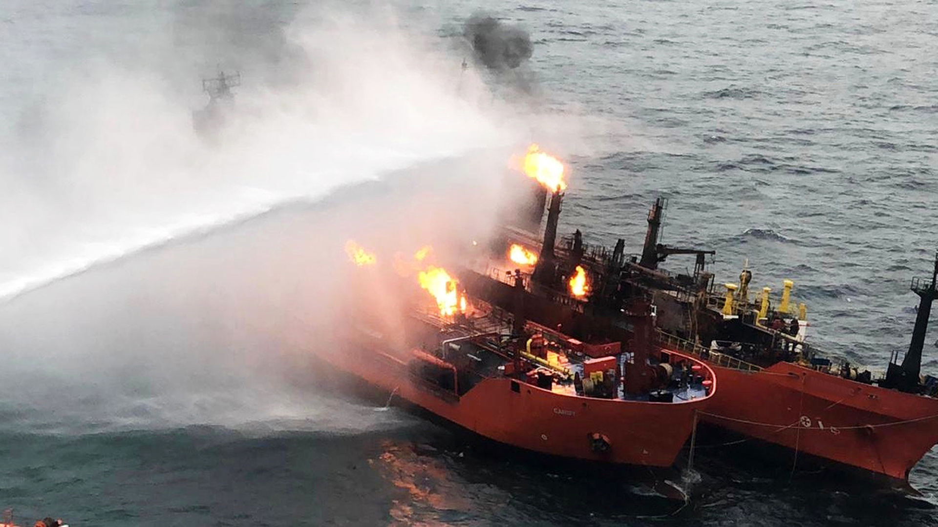 Fire ship. Танкер в Керченском проливе. Судно-спасатель "Керченский пролив". Горевшие в Керченском проливе танкеры. Пожар на танкере в черном море.