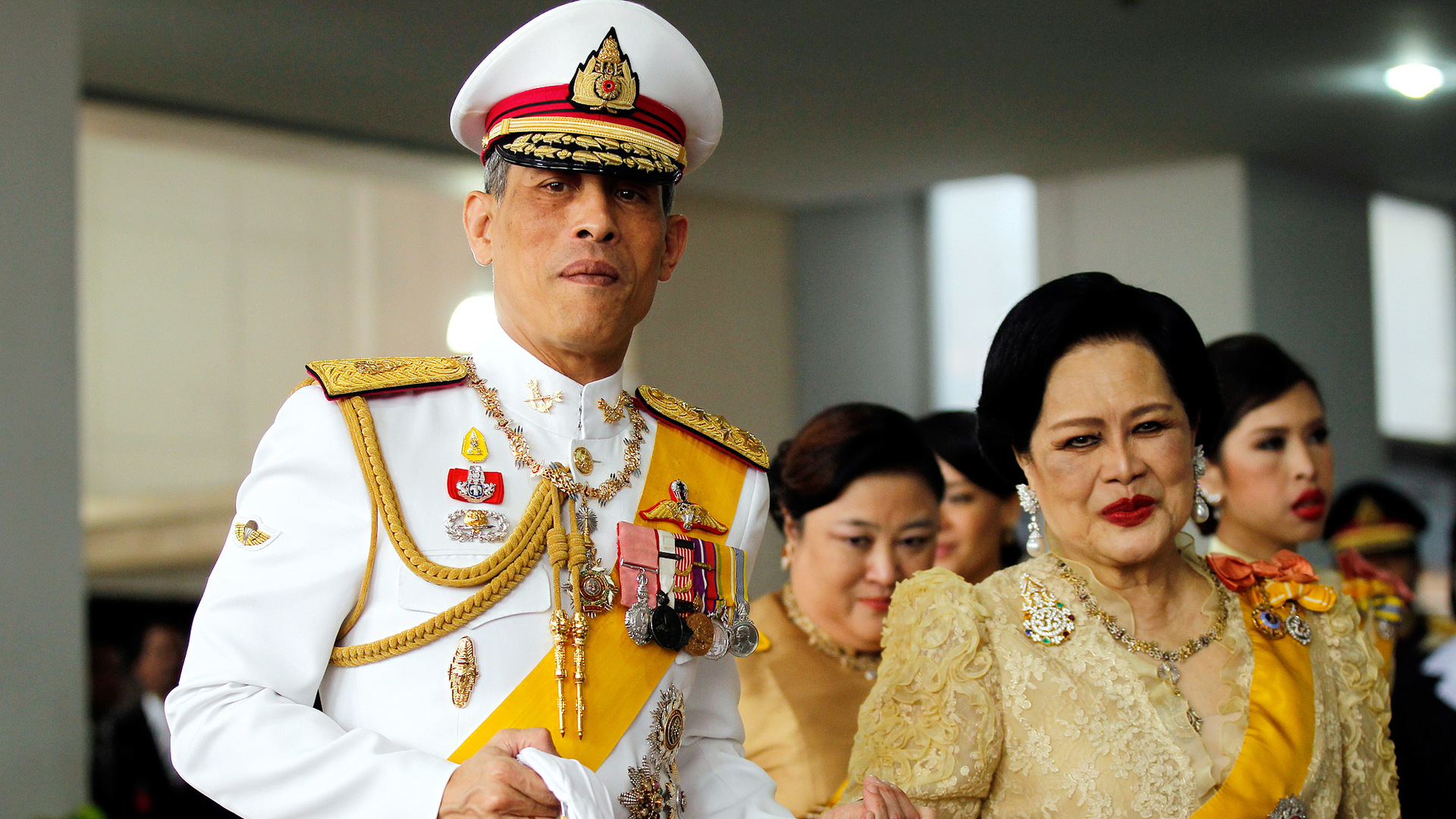 Как называется жена короля. Король Маха Вачиралонгкорн. Король Таиланда Маха Вачиралонгкорн рама х наложницы. Король Таиланда 2022. Маха Вачиралонгкорн Бодинтхаратхеппхаяварангкун.