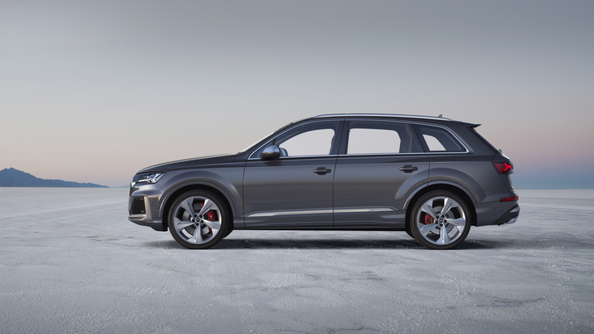 Audi sq7 фото