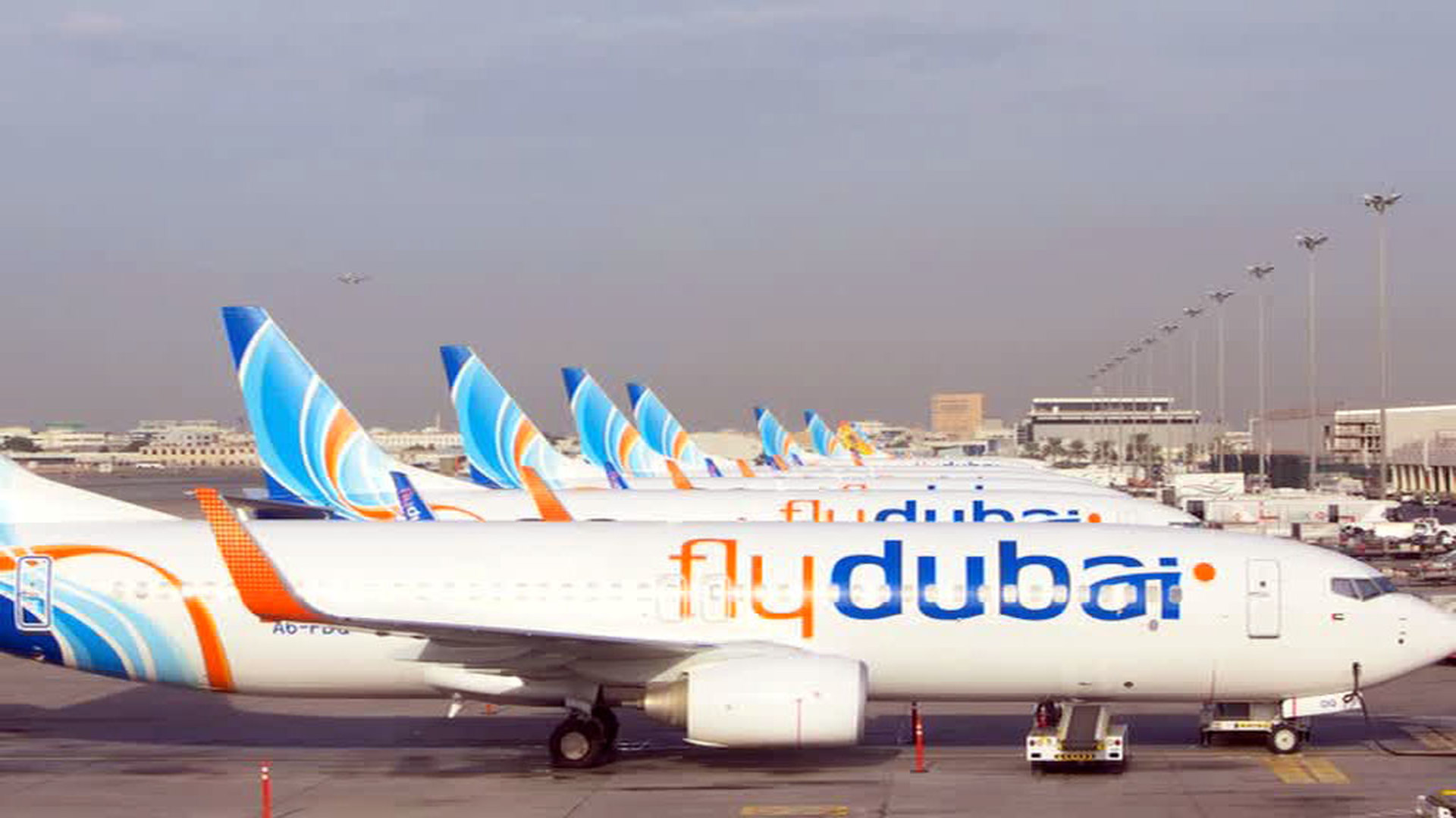 Boeing ростов. Боинг-737 Флай Дубай крушение. Boeing 737 flydubai. 777-800 Боинг Fly Dubai. Самолет Боинг 777 Флай Дубай.