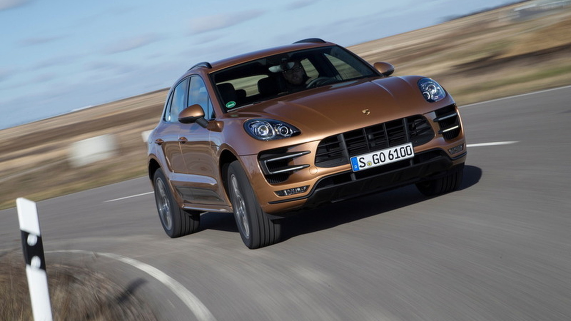 Porsche macan отзывы. Порше Макан. Порше Макан турбо. Электромобиль Порше Макан. Порше Макан Ауди q5.