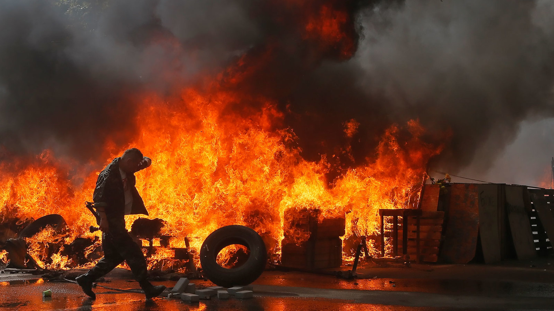 Зачем жгут покрышки на митингах