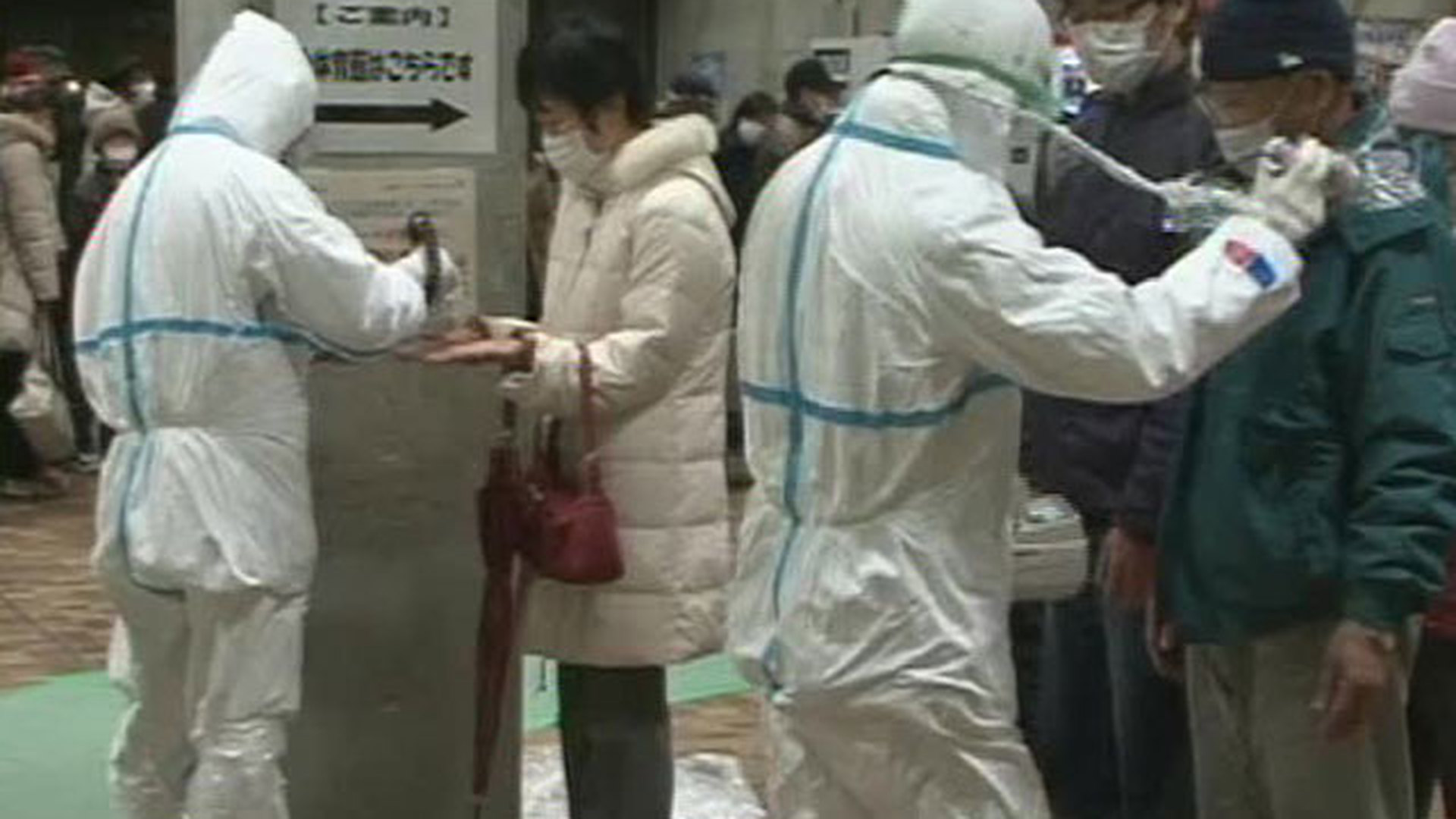 Люди заражение радиацией. Авария на АЭС Фукусима-1 эвакуация людей. Эвакуация при аварии на АЭС "Фукусима-1". Радиация в Японии.