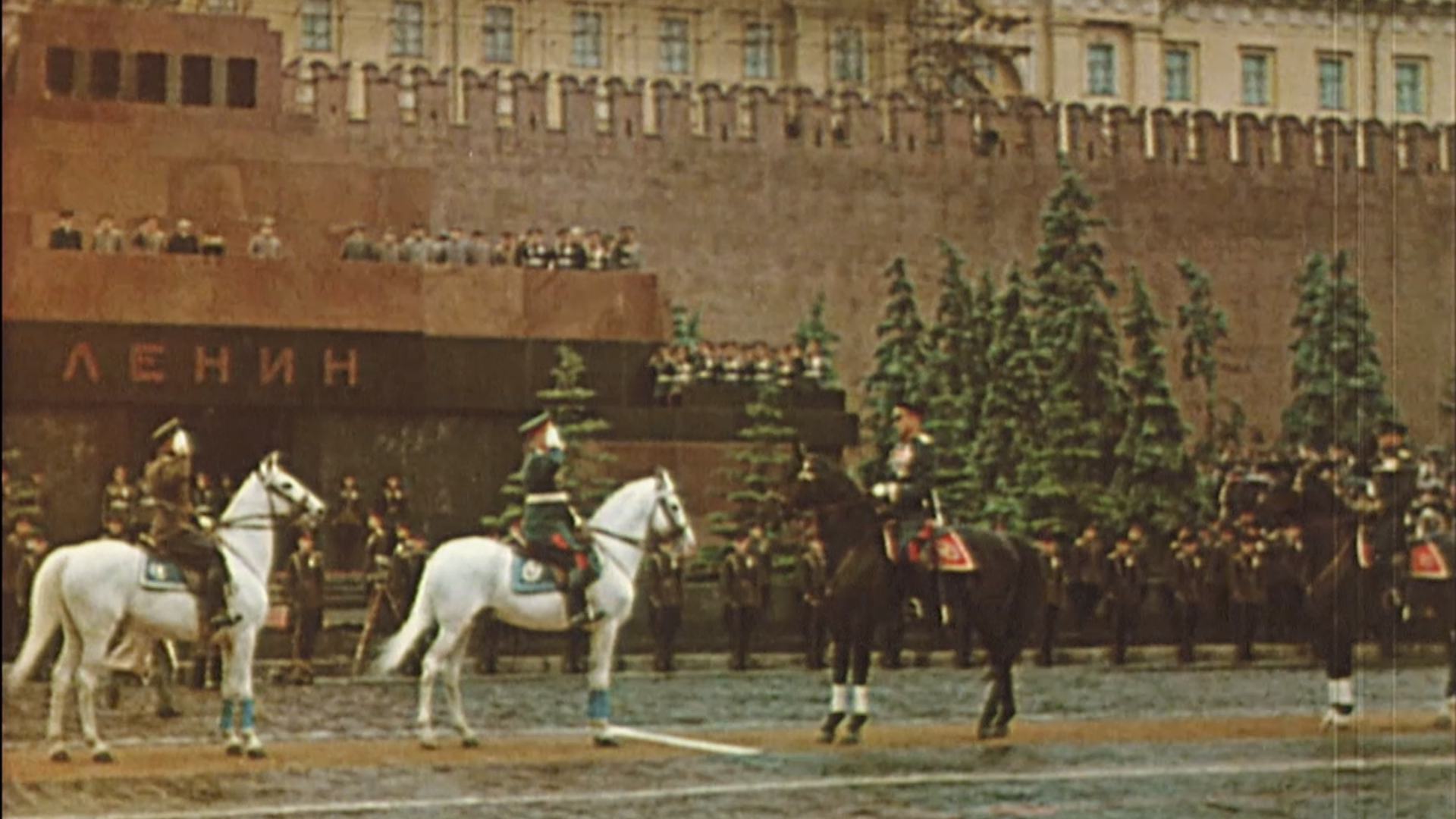 1 июня 1945 г. Жуков и Рокоссовский на параде Победы 1945. Парад 24 июня 1945 Жуков. Мавзолей Ленина парад Победы 1945. Маршал Жуков на параде Победы 1945.