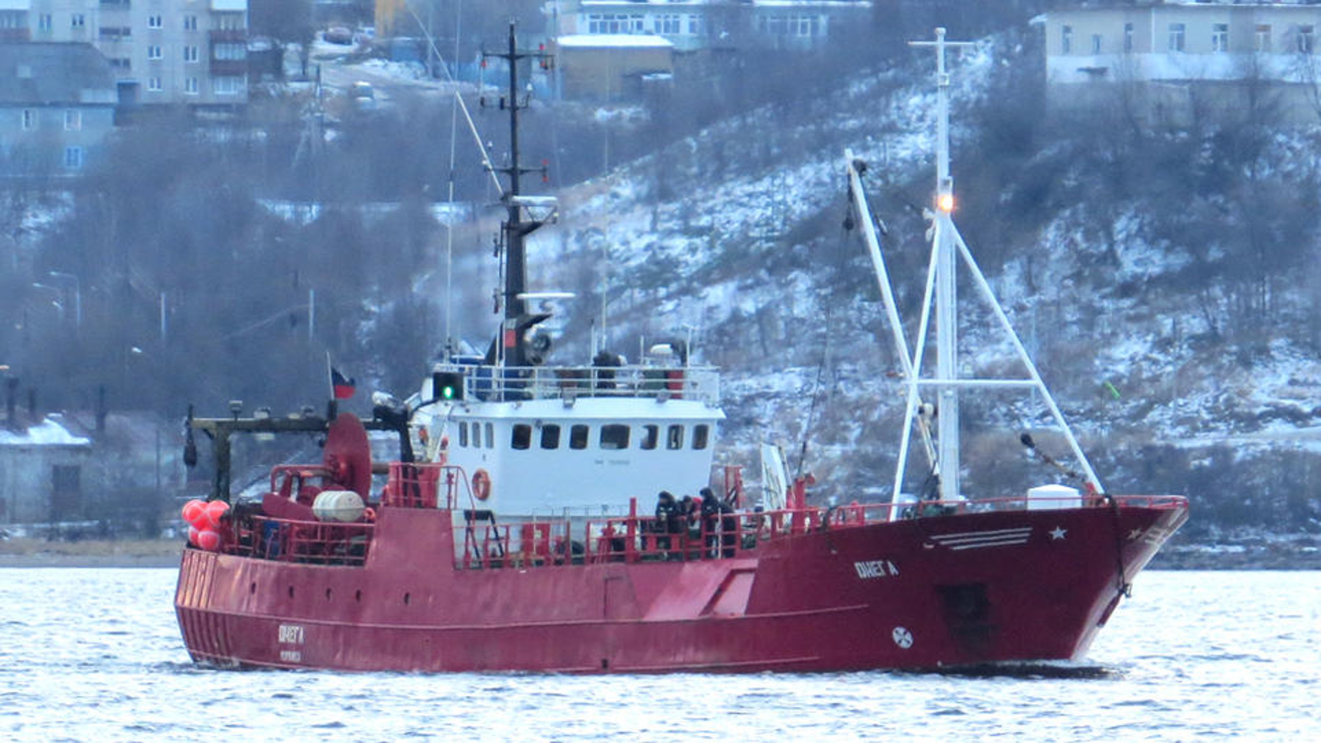 Рыболовное судно Онега Мурманск