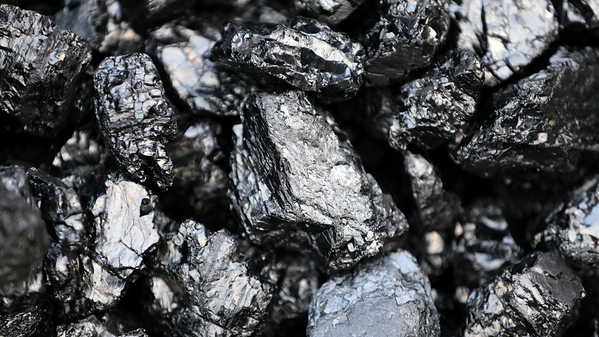 Black imports. Уголь из Казахстана. Каменный уголь фото. Швейцария уголь. Уголь экономика.