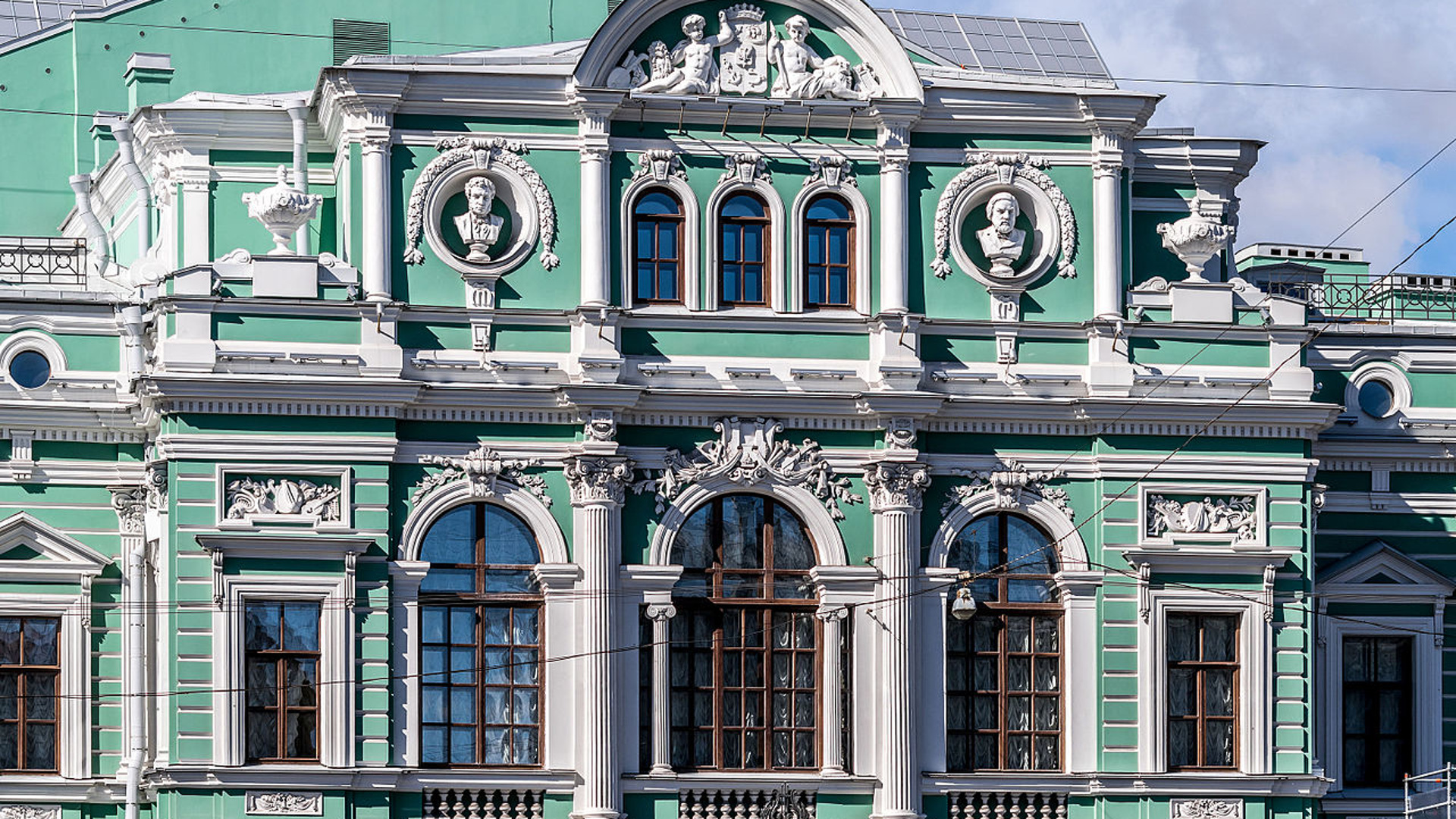 Фото большой театр в питере