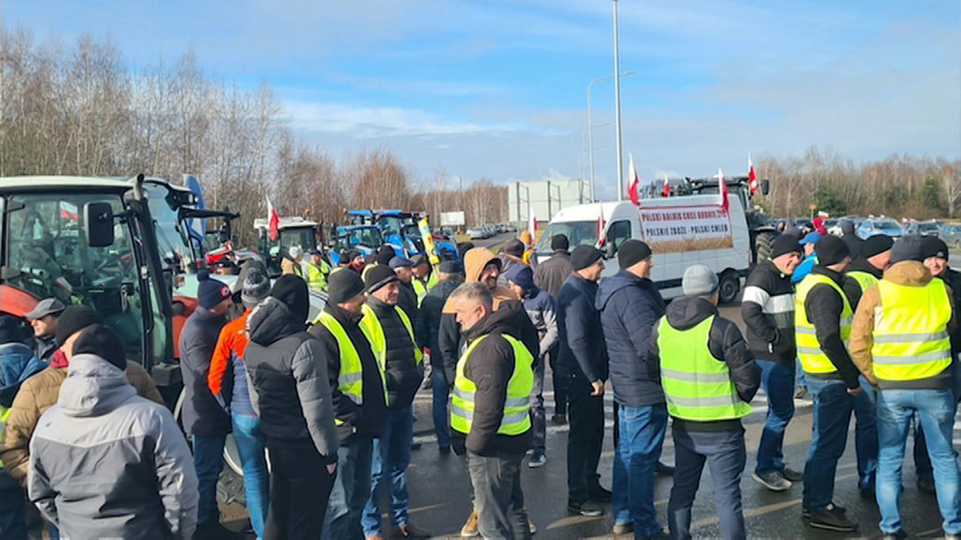 Фермеры в польше. Польские фермеры. Забастовка польских фермеров. Польские фермеры блокируют дороги. Польские фермеры бастуют.