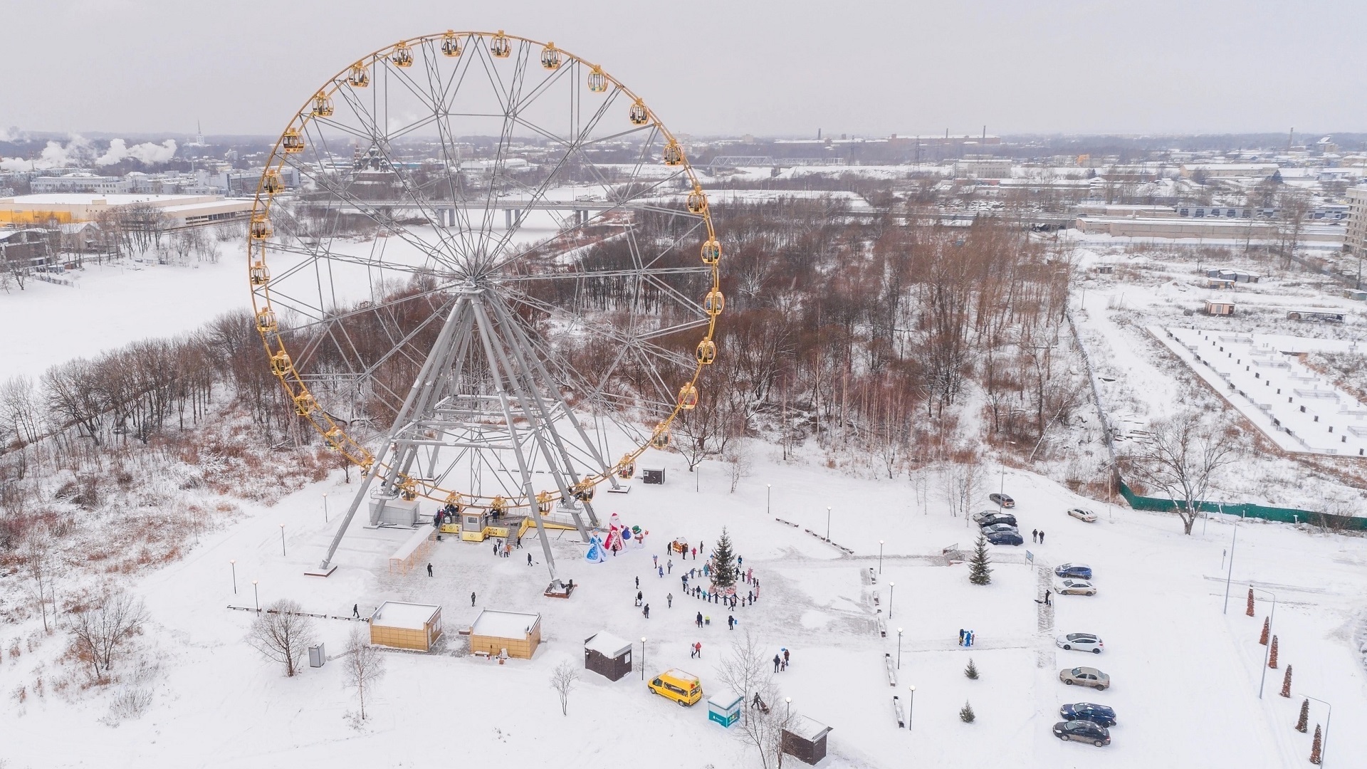 Фото колеса обозрения в ярославле