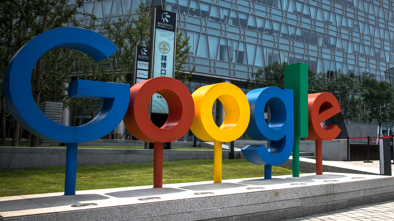 СМИ: Google начала скрывать запрещенные в России сайты