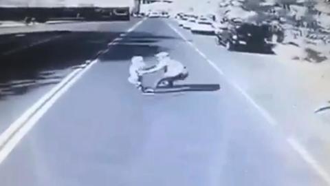 Отец ценой своей жизни спас сына из-под колес автобуса