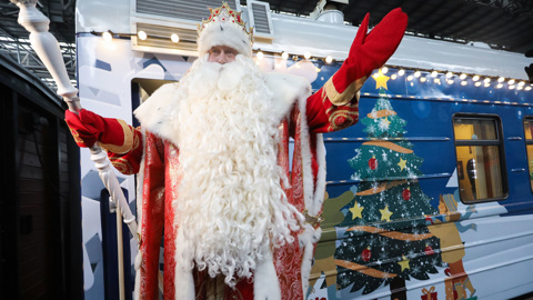 Видео из Сети. Деды морозы всей земли: как зовут новогодних волшебников