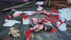 Посольство России в Ирландии обложили куклами в красной краске