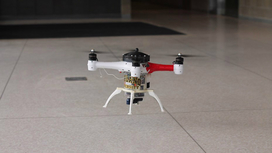 Аппарат Loon Copter передвигается по воздуху так же, как и другие квадрокоптеры 