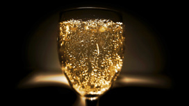 Виноделы России: шампанского под Новый год хватит всем