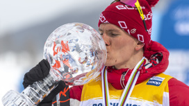 Большунов стал обладателем лыжного "Хрустального глобуса"
