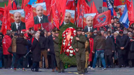 В честь 151-летия Ленина делегация КПРФ возложила цветы к Мавзолею