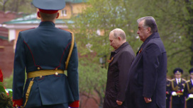 Путин и Рахмон возложили венки к Могиле Неизвестного Солдата