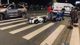 Страшное столкновение мотоциклистов с такси попало на видео