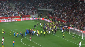 Фанаты устроили беспорядки на футбольном матче Лиги 1