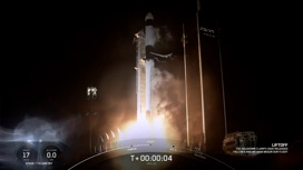 Ракета-носитель Falcon 9 с кораблем Dragon стартовала с космодрома на мысе Канаверал
