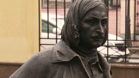 В Москве появились новые скульптуры писателей Николая Гоголя и Михаила Булгакова
