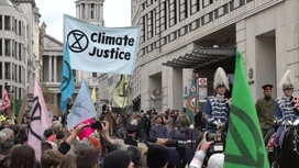 Экоактивисты мира протестуют против саммита по климату в Глазго