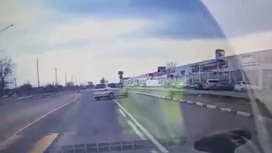 Водителя выбросило из машины после жуткой аварии в Темрюке