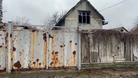 Два мирных жителя погибли при обстреле поселка в ЛНР